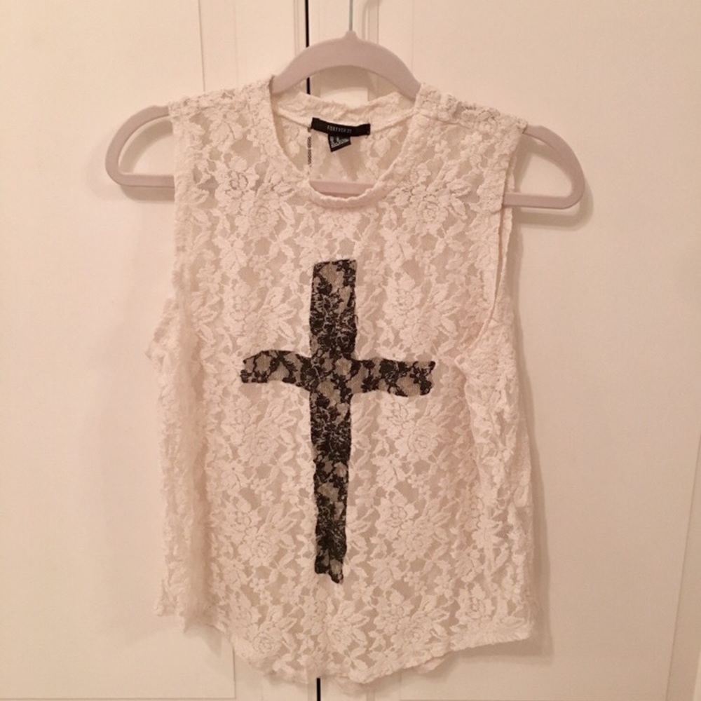 Sleeveless lace cross top in beige